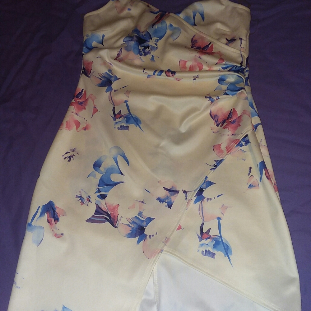 Dress - Picture 3 of 9